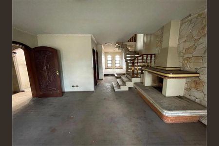 Casa à venda com 253m², 3 quartos e 5 vagas