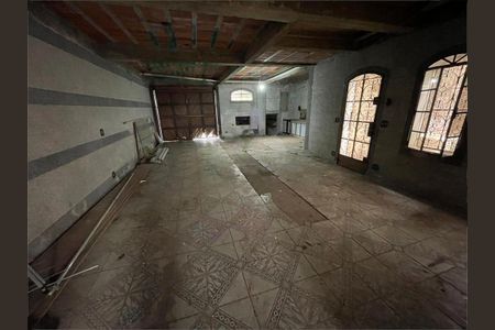 Casa à venda com 3 quartos, 253m² em Vila Rosalia, Guarulhos
