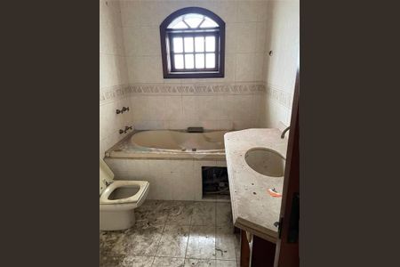 Casa à venda com 253m², 3 quartos e 5 vagas