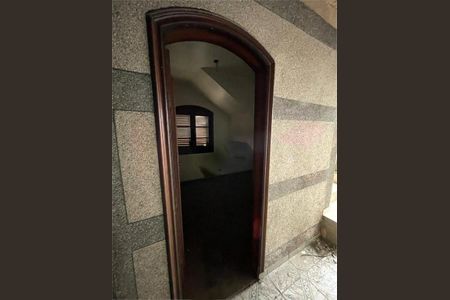 Casa à venda com 253m², 3 quartos e 5 vagas