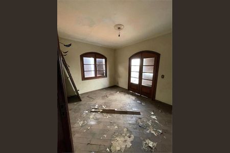Casa à venda com 3 quartos, 253m² em Vila Rosalia, Guarulhos