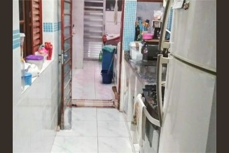 Casa à venda com 240m², 3 quartos e 2 vagas