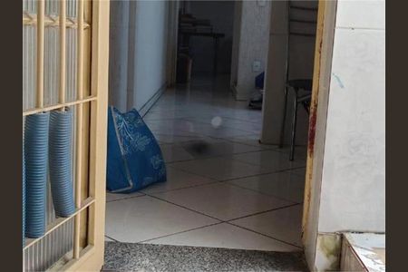 Casa à venda com 3 quartos, 240m² em Vila Santa Maria, São Paulo