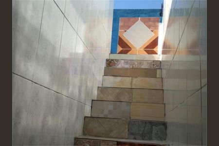 Casa à venda com 240m², 3 quartos e 2 vagas