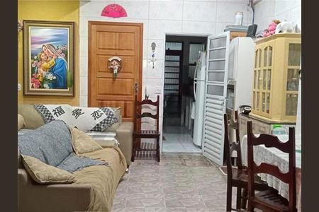 Casa à venda com 3 quartos, 240m² em Vila Santa Maria, São Paulo