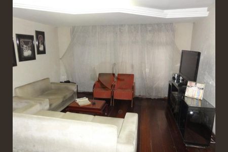 Casa à venda com 3 quartos, 195m² em Jardim Picolo, São Paulo