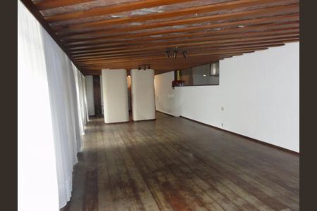 Casa à venda com 5 quartos, 1100m² em Vila Irmaos Arnoni, São Paulo