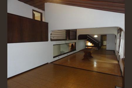 Casa à venda com 5 quartos, 1100m² em Vila Irmaos Arnoni, São Paulo