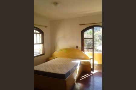 Casa à venda com 3 quartos, 200m² em Horto Florestal, São Paulo