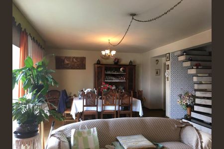 Casa à venda com 4 quartos, 286m² em Jardim Sao Bento, São Paulo