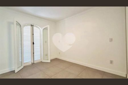 Casa à venda com 3 quartos, 430m² em Vila Albertina, São Paulo