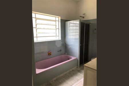 Casa à venda com 220m², 5 quartos e sem vaga