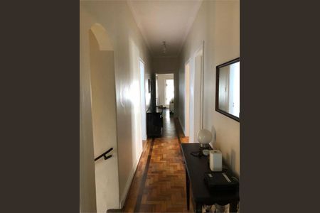 Casa à venda com 220m², 5 quartos e sem vaga