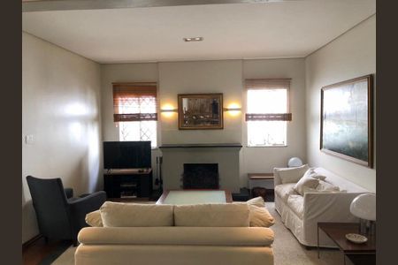 Casa à venda com 220m², 5 quartos e sem vaga