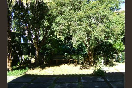 Casa à venda com 220m², 5 quartos e sem vaga