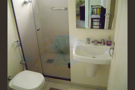 Casa à venda com 220m², 5 quartos e sem vaga