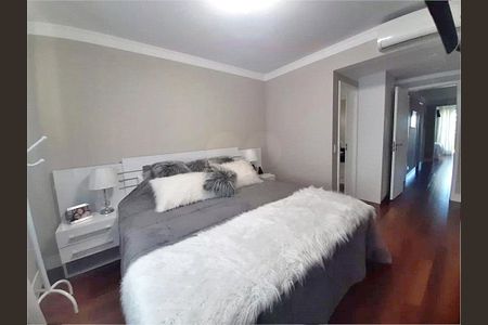 Casa à venda com 5 quartos, 335m² em Tremembé, São Paulo