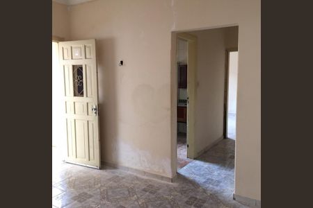 Casa à venda com 3 quartos, 250m² em Chora Menino, São Paulo