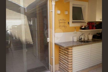 Casa à venda com 3 quartos, 150m² em Vila Mazzei, São Paulo