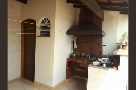 Casa à venda com 262m², 4 quartos e sem vaga