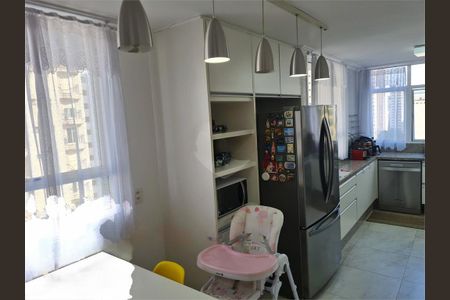 Apartamento à venda com 236m², 3 quartos e 4 vagas