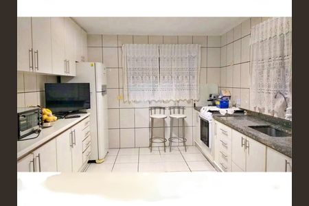 Casa à venda com 208m², 3 quartos e 2 vagas