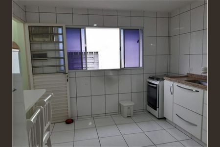 Casa à venda com 208m², 3 quartos e 2 vagas