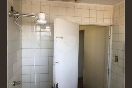 Casa à venda com 230m², 3 quartos e 2 vagas