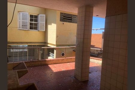 Casa à venda com 230m², 3 quartos e 2 vagas