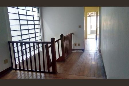 Casa à venda com 194m², 3 quartos e 2 vagas