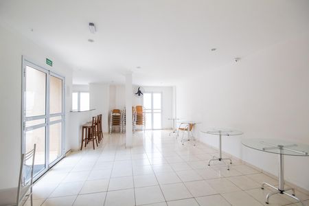Apartamento à venda com 47m², 2 quartos e 1 vaga Apartamento à venda com 47m², 2 quartos e 1 vagaÁrea comum - Salão de festas