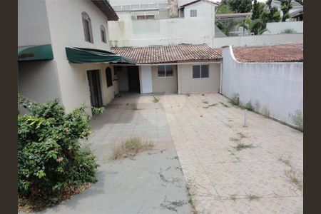 Casa à venda com 200m², 4 quartos e 8 vagas