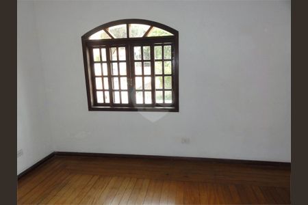 Casa à venda com 200m², 4 quartos e 8 vagas