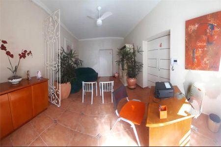 Casa para alugar com 320m², 4 quartos e 5 vagas