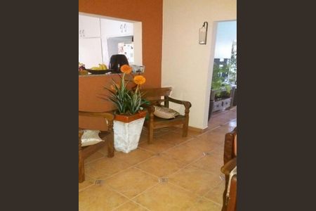 Casa para alugar com 320m², 4 quartos e 5 vagas