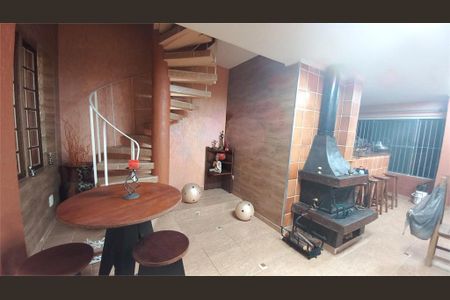 Casa para alugar com 320m², 4 quartos e 5 vagas