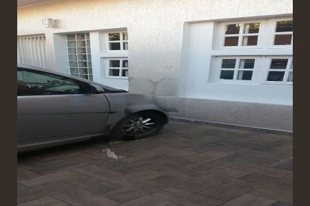 Casa para alugar com 320m², 4 quartos e 5 vagas