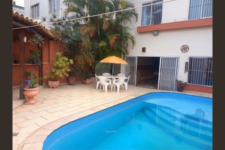 Casa para alugar com 320m², 4 quartos e 5 vagas