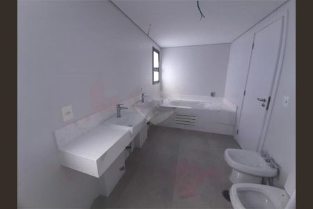 Apartamento à venda com 255m², 4 quartos e 4 vagas