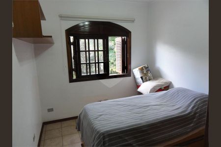 Casa à venda com 3 quartos, 228m² em Vila Irmaos Arnoni, São Paulo