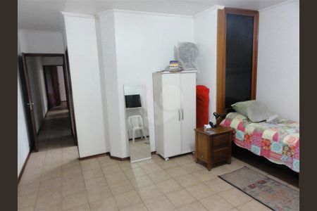 Casa à venda com 3 quartos, 228m² em Vila Irmaos Arnoni, São Paulo
