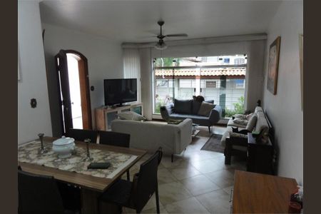 Casa à venda com 3 quartos, 228m² em Vila Irmaos Arnoni, São Paulo