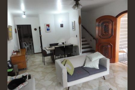 Casa à venda com 3 quartos, 228m² em Vila Irmaos Arnoni, São Paulo