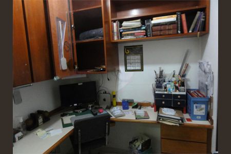 Casa à venda com 3 quartos, 228m² em Vila Irmaos Arnoni, São Paulo