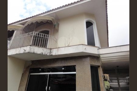 Casa à venda com 228m², 3 quartos e 4 vagas