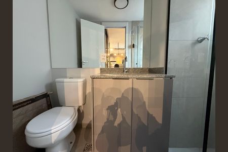 Banheiro de kitnet/studio para alugar com 1 quarto, 31m² em Vila Buarque, São Paulo