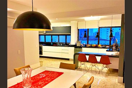 Apartamento à venda com 254m², 4 quartos e 4 vagas