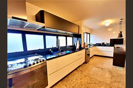 Apartamento à venda com 254m², 4 quartos e 4 vagas