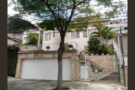 Casa à venda com 268m², 3 quartos e 3 vagas