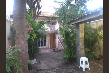 Casa à venda com 290m², 4 quartos e 4 vagas